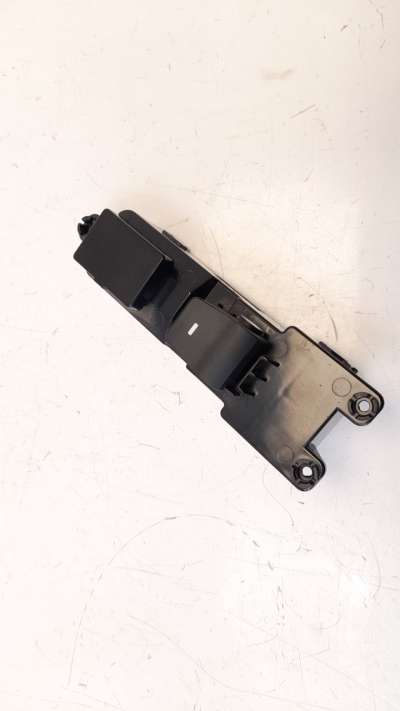 Recambio de mando elevalunas trasero izquierdo para hyundai tucson 2015- 1.6 cat referencia OEM IAM 93580D3031  