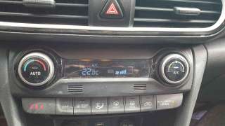 Recambio de mando climatizador para hyundai kona 2017- referencia OEM IAM 97250CM070  