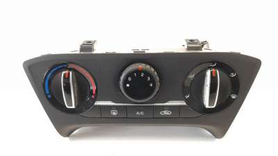 Recambio de mando calefaccion / aire acondicionado para hyundai i20 2014- 1.2 16v cat referencia OEM IAM 97250C8010  