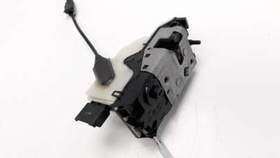 Recambio de cerradura puerta delantera derecha para peugeot 208 2012-2019 1.2 16v vti referencia OEM IAM 9812500780  
