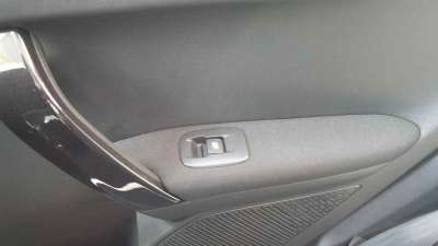 Recambio de mando elevalunas trasero derecho para peugeot 208 2012-2019 1.2 16v vti referencia OEM IAM 98242560ZD  