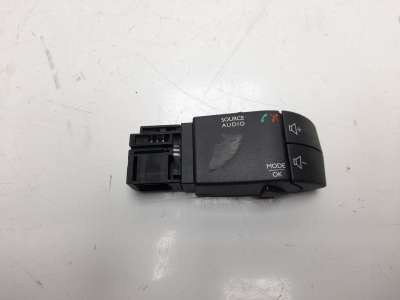 Recambio de mando multifuncion para renault clio iv 2012- technofeel referencia OEM IAM 255522448R  
