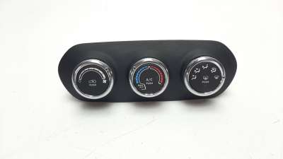 Recambio de mando climatizador para jeep renegade 2014- 1.6 cat referencia OEM IAM 7356577920  