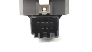 Recambio de mando elevalunas delantero derecho para land rover discovery 2004-2009 2.7 td v6 cat referencia OEM IAM YUD501070PVJ 2