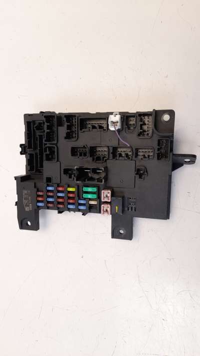 Recambio de caja reles / fusibles para mitsubishi eclipse cross 2018- motion 2wd referencia OEM IAM 8637B490 A2C74594417 
