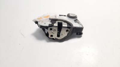 Recambio de cerradura puerta delantera derecha para toyota yaris 2014-2017 hsd active referencia OEM IAM 690300D550  
