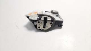 Recambio de cerradura puerta delantera derecha para toyota yaris 2014-2017 hsd active referencia OEM IAM 690300D550  
