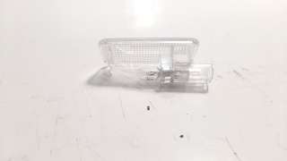 Recambio de piloto lateral derecho para toyota yaris 2014-2017 hsd active referencia OEM IAM 8125002030  