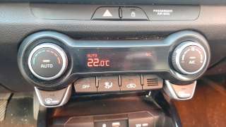 Recambio de mando climatizador para kia stonic (ybcuv) 2017- 1.2 cat referencia OEM IAM 97250H8220SA1  