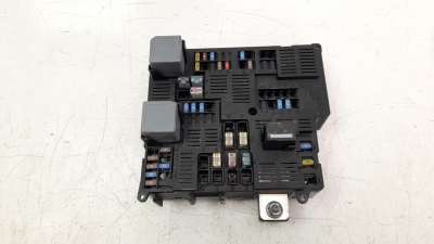 Recambio de caja reles / fusibles para volvo v60 familiar 2018- 2.0 diesel cat referencia OEM IAM 31473770  