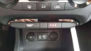 Recambio de pantalla multifuncion para hyundai i20 2014- 1.2 16v cat referencia OEM IAM 93700C8030  