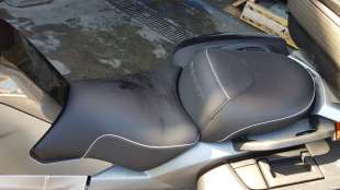 Recambio de asiento para bmw k 1200 s/r/gt 2004-2009 k 1200 gt   ´06 referencia OEM IAM 52537704831 52537704836 