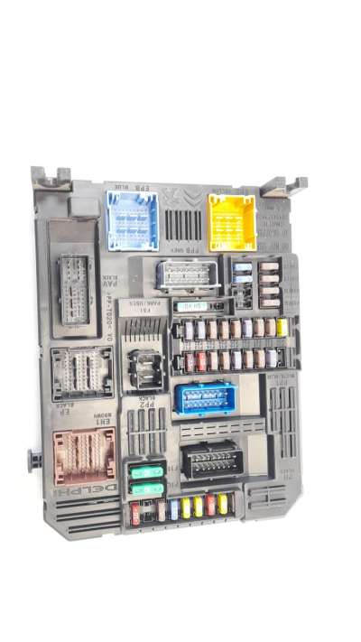 Recambio de caja reles / fusibles para opel corsa f 2019- 1.2 referencia OEM IAM 9830707680  