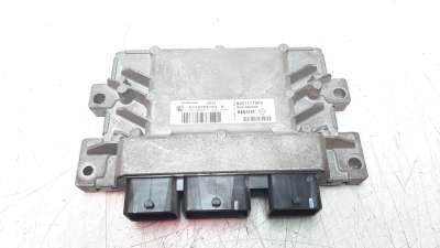 Recambio de centralita motor uce para dacia sandero 2008-2013 referencia OEM IAM 8201117953 S120205102A 8201082039