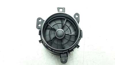 Recambio de rejilla aireadora para toyota auris 2012-2019 hybrid active referencia OEM IAM 5556862280  