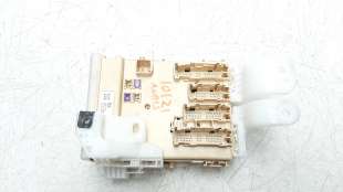 Recambio de caja reles / fusibles para toyota auris 2012-2019 hybrid active referencia OEM IAM 8273012X81  
