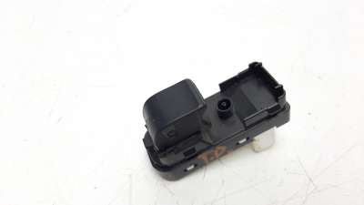 Recambio de mando elevalunas trasero derecho para mazda 3 lim. () 2013- 2.2 turbodiesel cat referencia OEM IAM KD3566370  