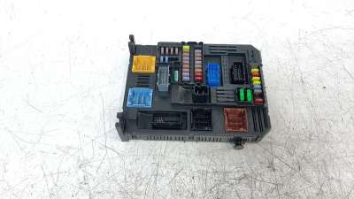 Recambio de caja reles / fusibles para peugeot 5008 2017- 1.5 blue-hdi fap referencia OEM IAM 9819851280  