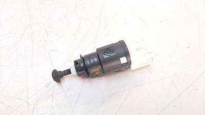 Recambio de interruptor para dacia sandero 2008-2013 referencia OEM IAM 8200276361D  