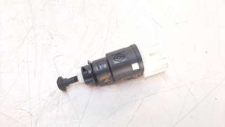 Recambio de interruptor para dacia sandero 2008-2013 referencia OEM IAM 8200276361D  