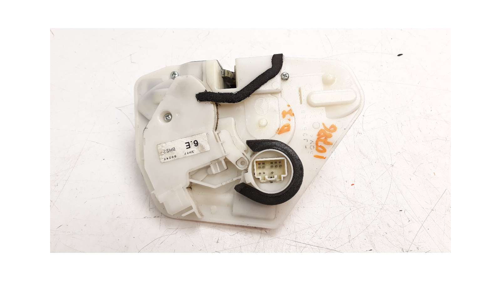 Recambio de cerradura puerta delantera izquierda para mazda 3 lim. () 2013- 2.2 turbodiesel cat referencia OEM IAM BJE359310A   Recambio de cerradura puerta delantera izquierda para mazda 3 lim. () 2013- 2.2 turbodiesel cat referencia OEM IAM BJE359310A