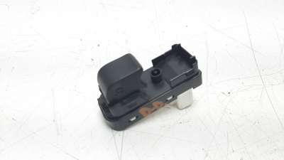 Recambio de mando elevalunas delantero derecho para mazda 3 lim. () 2013- 2.2 turbodiesel cat referencia OEM IAM KD3566370  