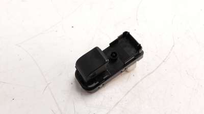 Recambio de mando elevalunas trasero derecho para mazda 3 lim. () 2013- 2.2 turbodiesel cat referencia OEM IAM KD3566370  