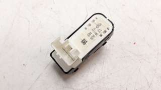Recambio de mando elevalunas trasero izquierdo para mazda 3 lim. () 2013- 2.2 turbodiesel cat referencia OEM IAM KD3566370  