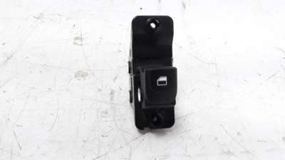 Recambio de mando elevalunas delantero derecho para kia rio (yb) 2016- 1.2 cat referencia OEM IAM 935751W010  
