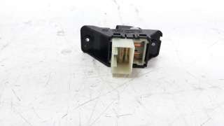 Recambio de mando elevalunas delantero derecho para kia rio (yb) 2016- 1.2 cat referencia OEM IAM 935751W010  