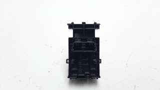 Recambio de mando elevalunas trasero derecho para toyota corolla (e21) 2019- referencia OEM IAM 8481002250  