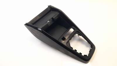 Recambio de apoyabrazos central para kia rio (yb) 2016- drive referencia OEM IAM 84635H8000  