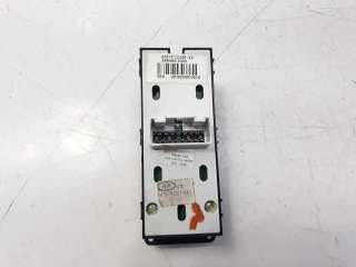 Recambio de mando elevalunas delantero izquierdo para hyundai i40 2012- 1.7 crdi cat referencia OEM IAM 935713Z000  