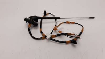 Recambio de antena para peugeot 108 top 2014- 1.0 vti referencia OEM IAM B000918480  