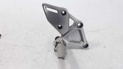 Recambio de estribo lateral para honda cb 650r 2018- referencia OEM IAM 50600MKND50  