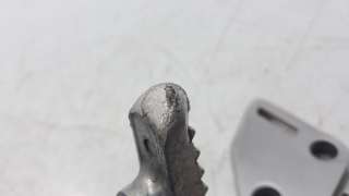 Recambio de estribo lateral para honda cb 650r 2018- referencia OEM IAM 50600MKND50  