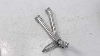 Recambio de estribo lateral para honda cb 650r 2018- referencia OEM IAM 50750MKND50  