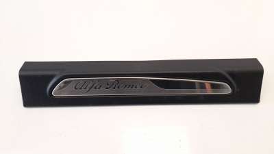 Recambio de moldura para alfa romeo giulia (952) 2016- 2.2 jtdm cat referencia OEM IAM 156107572  