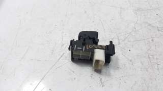 Recambio de mando elevalunas trasero derecho para toyota yaris 2014-2017 referencia OEM IAM 19282912  