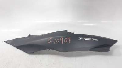 Recambio de moldura para honda pcx 125 2014-2019 referencia OEM IAM 83610K35V000  
