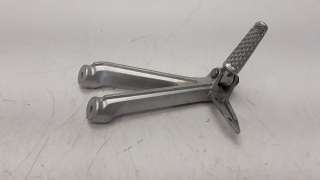 Recambio de estribo lateral para honda cb 650r 2018- referencia OEM IAM 50750MKND50  