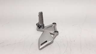 Recambio de estribo lateral para honda cb 650r 2018- referencia OEM IAM 50700MKND50  