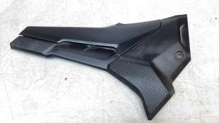 Recambio de moldura para honda cb 500x 2016- referencia OEM IAM 83611MKPJ80  