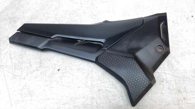 Recambio de moldura para honda cb 500x 2016- referencia OEM IAM 83611MKPJ80  