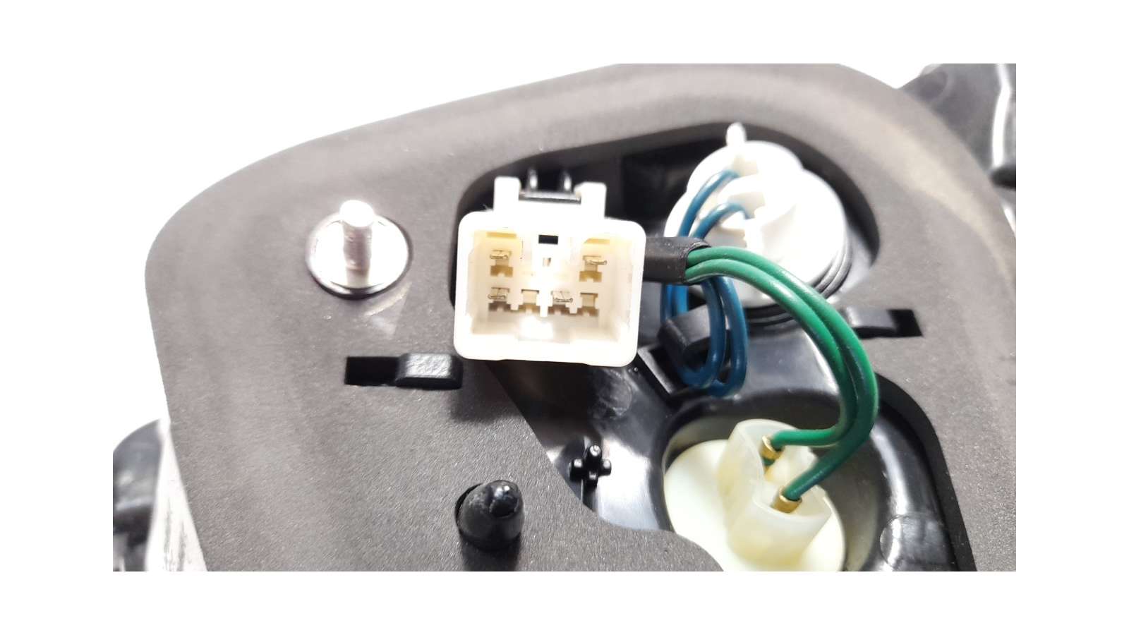 Recambio de piloto trasero izquierdo interior para kia rio 2011-2016 1.2 cat referencia OEM IAM 924031W200   Recambio de piloto trasero izquierdo interior para kia rio 2011-2016 1.2 cat referencia OEM IAM 924031W200
