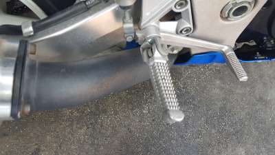 Recambio de estribo lateral para suzuki gsx-r 600/750/1100 (1989-2000) 1989- referencia OEM IAM 4352133E0000  