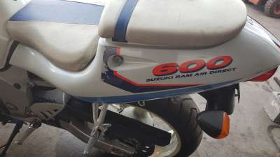 Recambio de moldura para suzuki gsx-r 600/750/1100 (1989-2000) 1989- referencia OEM IAM 4711034E50YL  