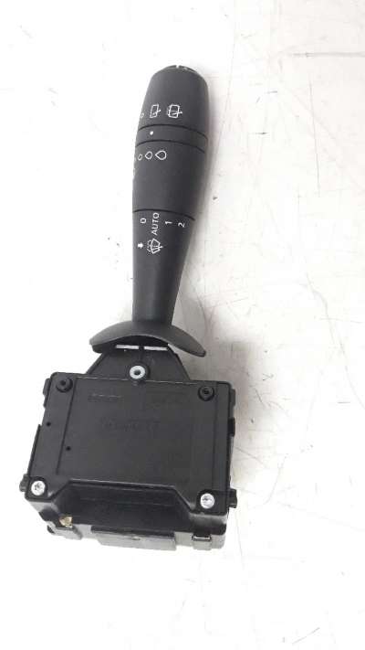 Recambio de mando limpia para renault captur 2013- 0.9 energy referencia OEM IAM 8201168016  