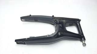 Recambio de puente trasero para honda cb 650r 2018- referencia OEM IAM 52200MKND50  