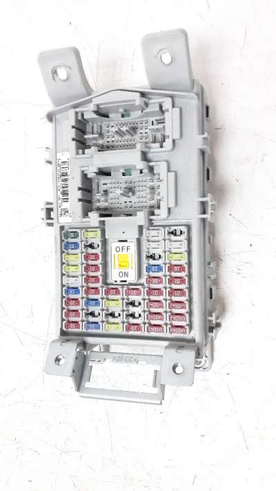 Recambio de caja reles / fusibles para hyundai i20 2014- 1.2 16v cat referencia OEM IAM 91950C8560  
